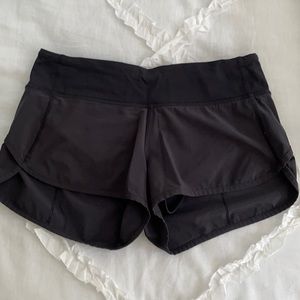 SOLD Lululemon Speed Up 2.5” Shorts